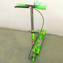 铁质滑板车，脚踏滑板车，儿童滑板车 带手刹车滑板车