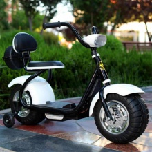 儿童电动摩托车三轮车2-5-8岁男女孩宝宝可坐充电瓶玩具车