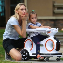 婴儿童电动车宝宝四轮汽车带遥控摇摇车可手推可坐小女男孩瓦力车