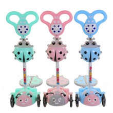 甲壳虫四轮儿童剪刀滑板车礼品音乐蛙式活力车