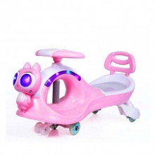 儿童摇摆车 时尚音乐炫彩灯光溜溜车 环保材质扭扭车