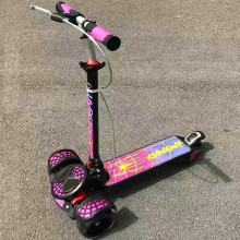 儿童4-8-12-18岁中大童男女孩滑滑踏板音乐灯光溜溜车大号滑板车