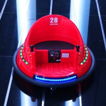 男女孩遥控儿童玩具漂移车室内外电动旋转车可坐人宝宝碰碰车批发