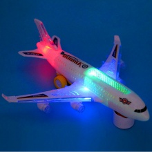 飞机发光唱歌3D华丽灯光音乐旋转客机塑料玩具儿童发光飞机玩具
