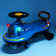 静音万向轮溜溜车防侧翻宝宝音乐摇摆扭扭车老爷车复古儿童妞妞车