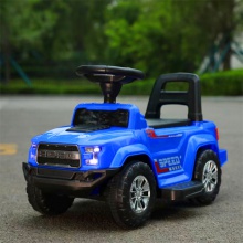 好质量的婴儿玩具车与音乐USB骑在车上滑车 儿童滑行溜溜车