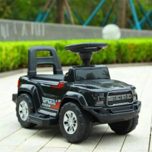 好质量的婴儿玩具车与音乐USB骑在车上滑车 儿童滑行溜溜车