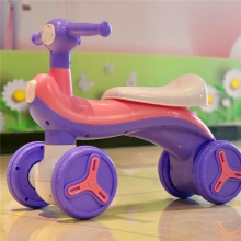 儿童滑行车四轮音乐灯光1-3岁宝宝溜溜滑滑车万向轮扭扭车