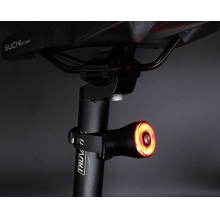 Q5智能刹车尾灯自行车智能尾灯公路车刹车尾灯单车灯