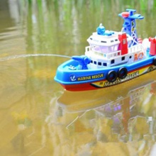 会喷水电动海上消防船仿真模型轮船儿童戏水玩具3-6岁男孩玩具