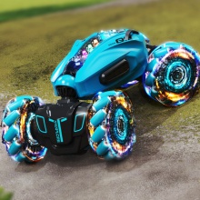 手势感应扭变车2.4G遥控越野车灯光喷雾双面特技男孩玩具车模批发