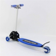 儿童滑板车 可升降可折叠脚踏车溜溜车 塑料踏板滑板车