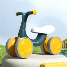 儿童滑行车宝宝三轮四轮溜溜车软包座椅限位转向防侧翻玩具礼盒装