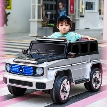 儿童电动四轮遥控可坐人汽车 靓仔靓妹小孩遥控四驱电动汽车童车