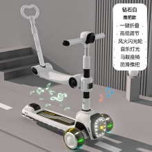 滑板车儿童溜溜车折叠宽体悍马闪光轮音乐跑马灯1-12岁踏板溜溜车