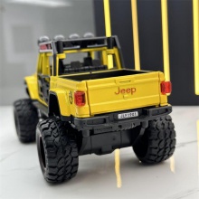 合金车模1:32大轮吉普滑行越野车带声光男玩具车模型摆件收藏