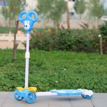 儿童四轮滑板车 可升降闪光音乐蛙式扭扭车滑滑溜溜踏板车