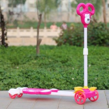 儿童四轮滑板车 可升降闪光音乐蛙式扭扭车滑滑溜溜踏板车