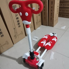 滑板车大童儿童车双脚分开2-9岁闪光四轮剪男女孩宝宝脚踩滑行车