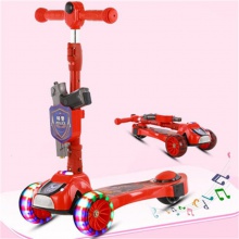 儿童滑板车四轮踏板小孩滑行车特警带手枪小孩玩具溜溜车脚踩玩具