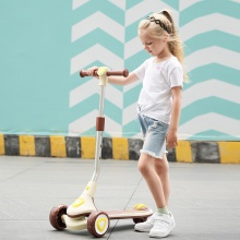 儿童滑板车可调节三合一滑板车音乐灯光滑板车儿童平衡车踏板车