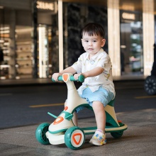 儿童滑板车可调节三合一滑板车音乐灯光滑板车儿童平衡车玩具车